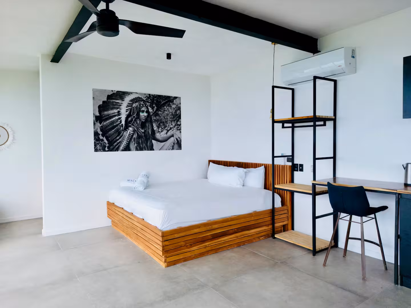 Honeymoon Suite — 1-Bedroom Ocean View image 3