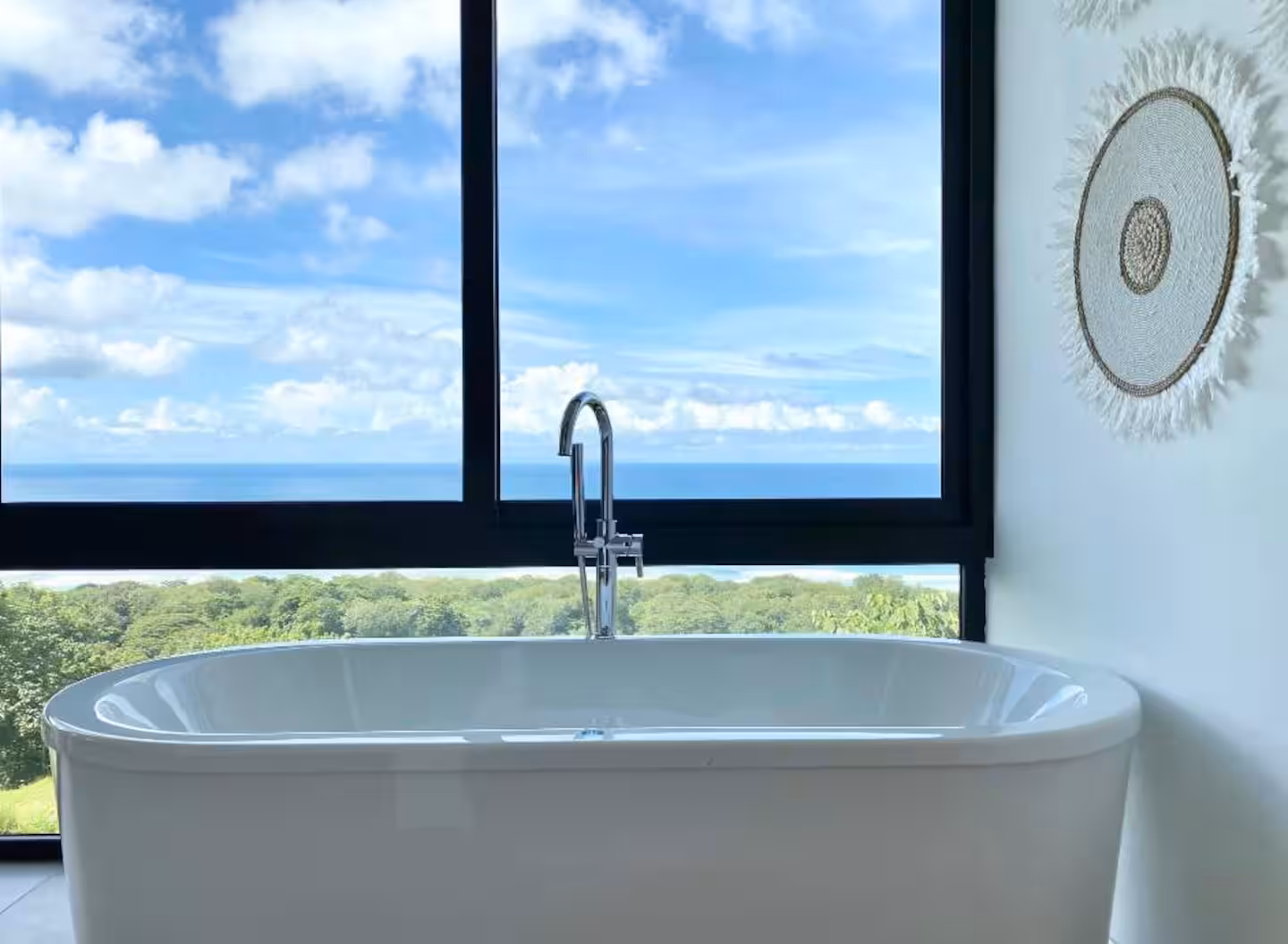 Honeymoon Suite — 1-Bedroom Ocean View image 10
