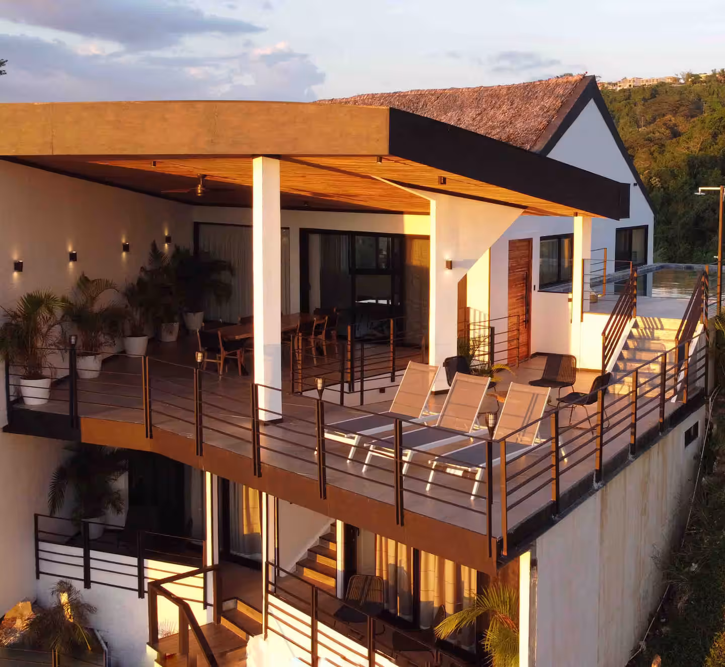 Seataya Palace — 3-Bedroom Ocean View image 1