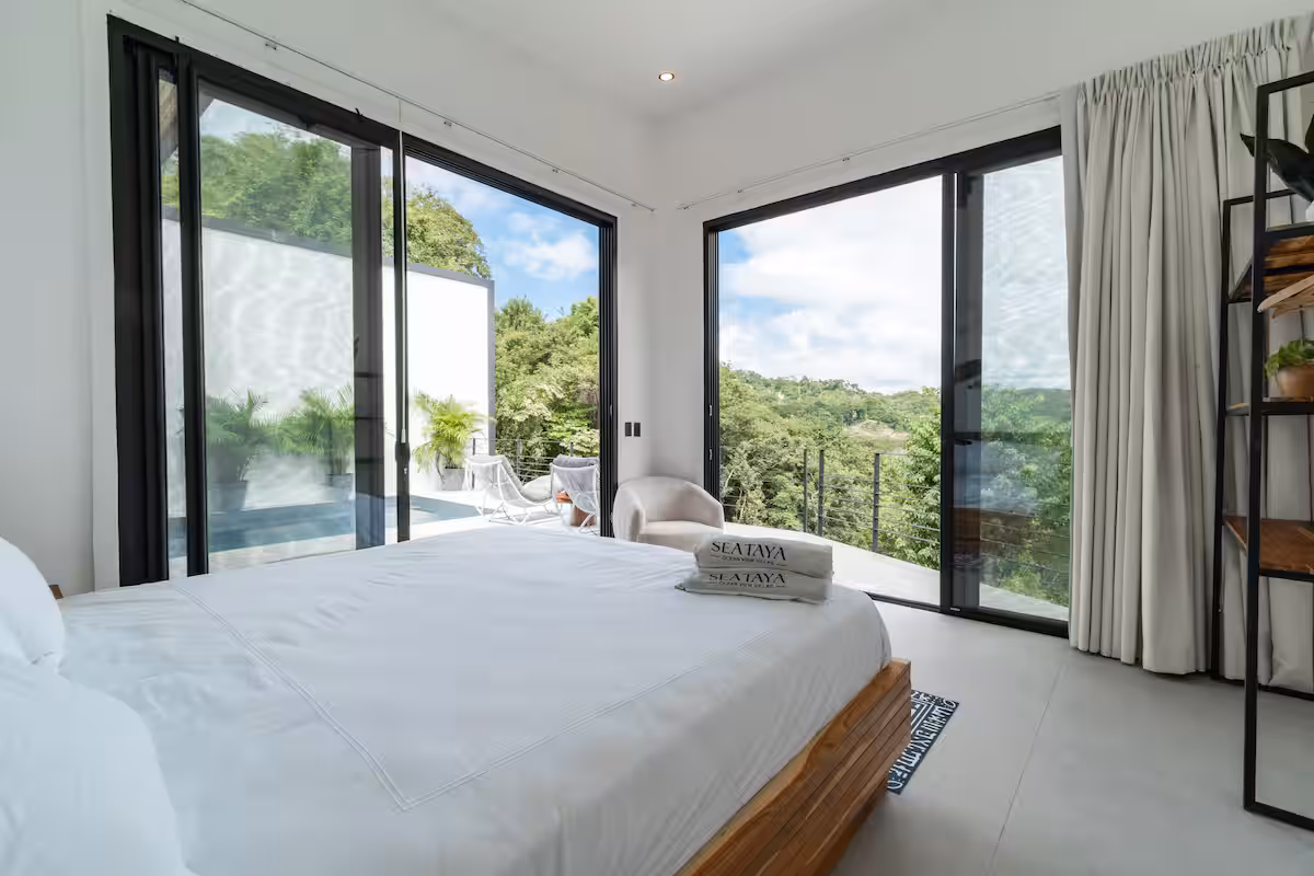 Jungle Villa 02 — 2-Bedroom Jungle View image 4