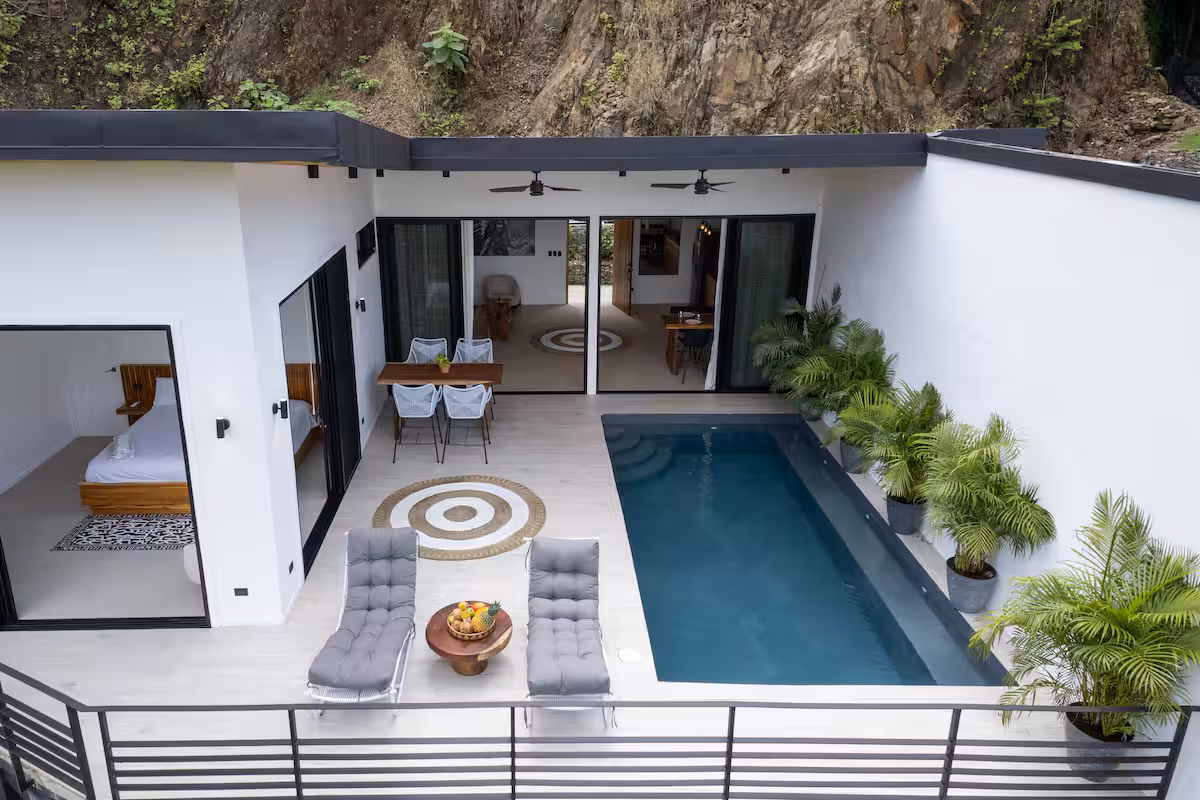Honeymoon Suite — 1-Bedroom Ocean View image 15